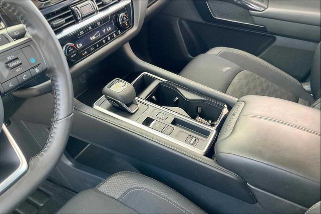 Photo of 2024 Super Black Nissan Pathfinder