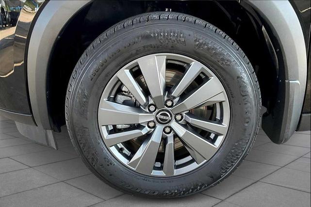 Photo of 2024 Super Black Nissan Pathfinder