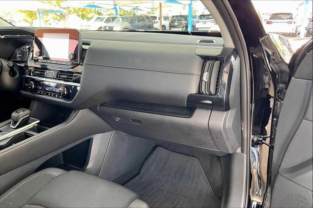 Photo of 2024 Super Black Nissan Pathfinder