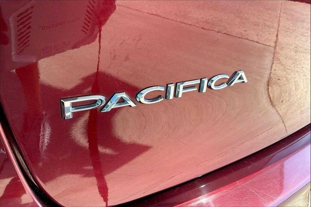 Photo of 2019 Velvet Red Pearlcoat Chrysler Pacifica