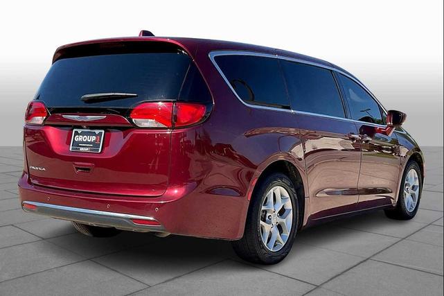Photo of 2019 Velvet Red Pearlcoat Chrysler Pacifica