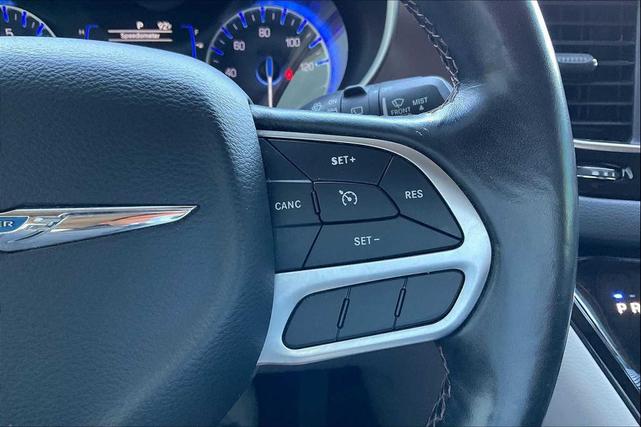 Photo of 2019 Velvet Red Pearlcoat Chrysler Pacifica