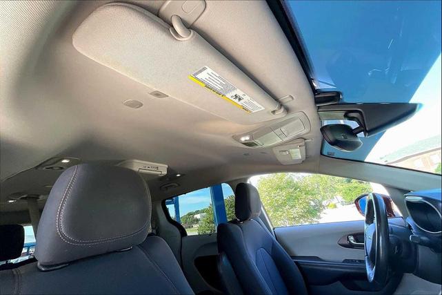 Photo of 2019 Velvet Red Pearlcoat Chrysler Pacifica