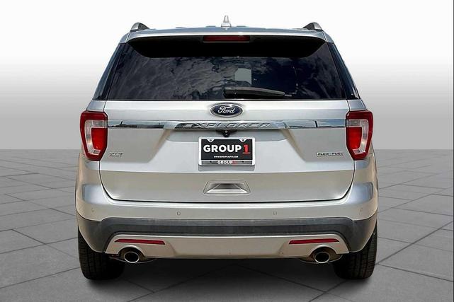 Photo of 2016 INGOT SILVER METALLIC Ford Explorer