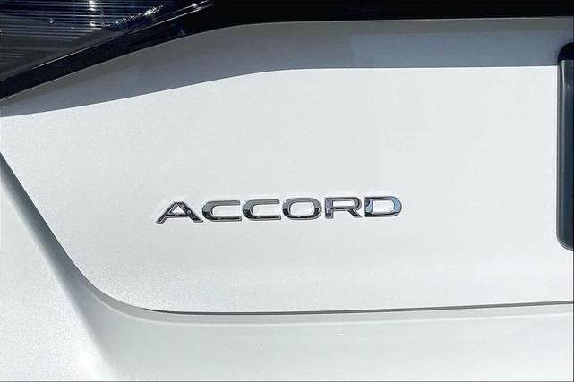 Photo of 2025 Platinum White Pearl Honda Accord