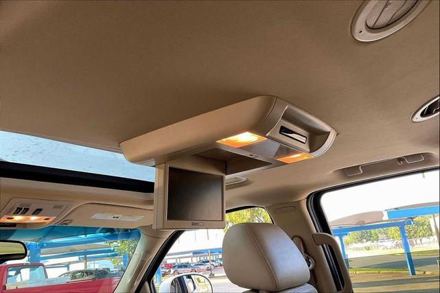 Photo of 2012 White Diamond Tricoat Cadillac Escalade