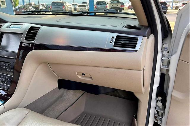 Photo of 2012 White Diamond Tricoat Cadillac Escalade