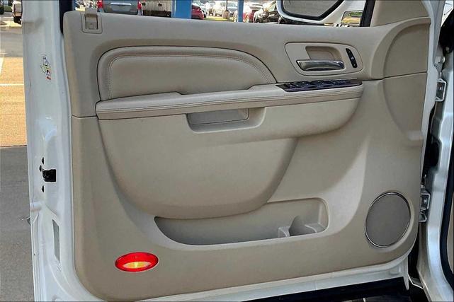 Photo of 2012 White Diamond Tricoat Cadillac Escalade