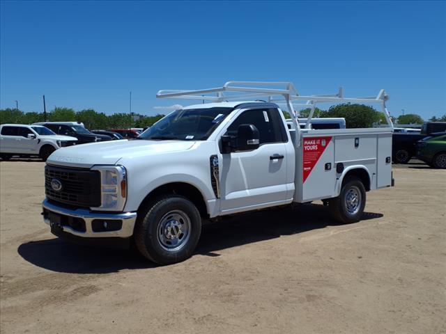 Photo of 2025 Oxford White Ford F-250