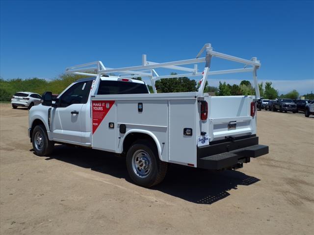 Photo of 2025 Oxford White Ford F-250