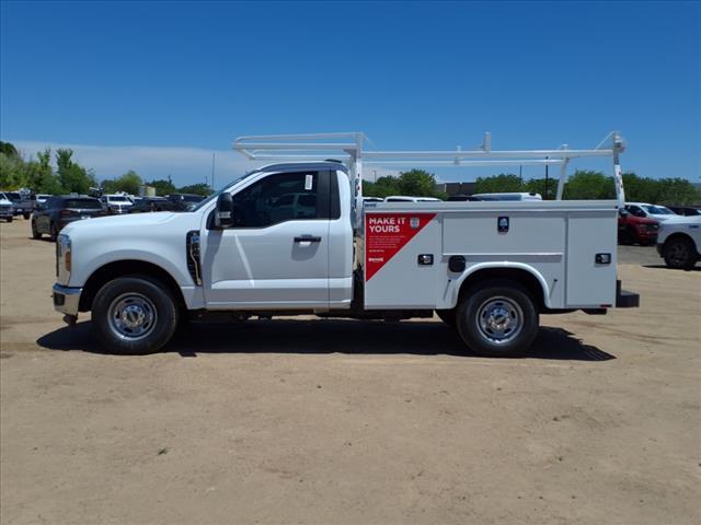 Photo of 2025 Oxford White Ford F-250