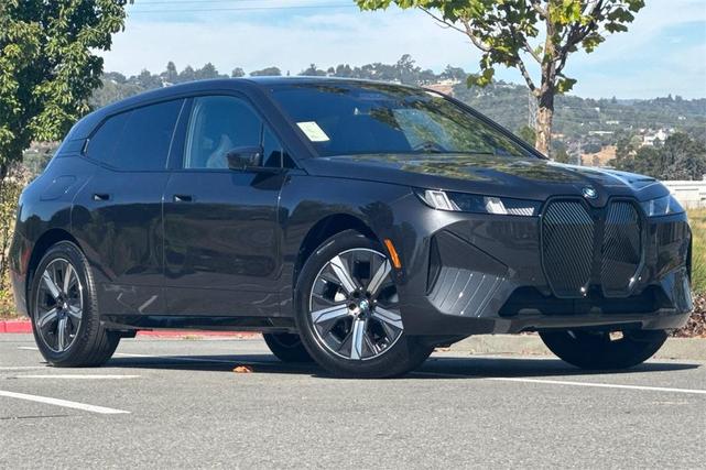 Photo of 2026 Dark Graphite Metallic BMW iX