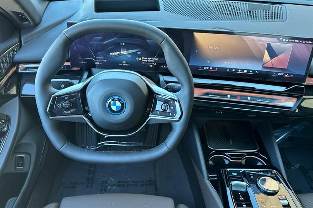 Photo of 2026 Alpine White BMW i5