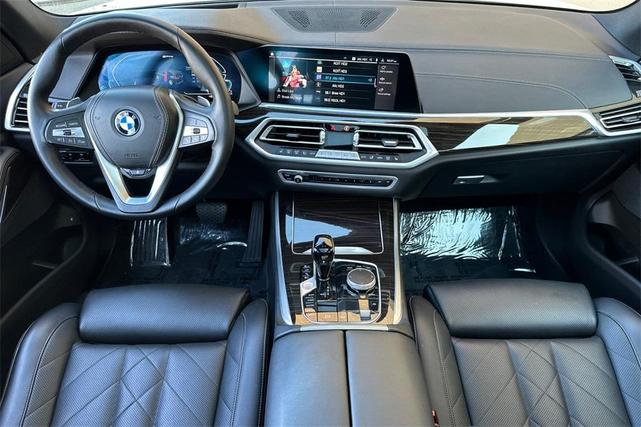 Photo of 2023 Mineral White Metallic BMW X5 PHEV