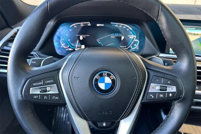 Photo of 2023 Mineral White Metallic BMW X5 PHEV