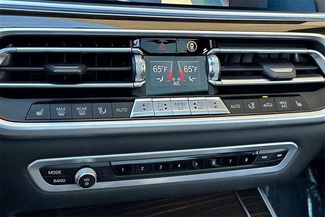 Photo of 2023 Mineral White Metallic BMW X5 PHEV