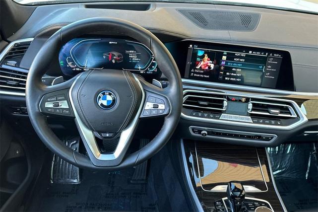 Photo of 2023 Mineral White Metallic BMW X5 PHEV