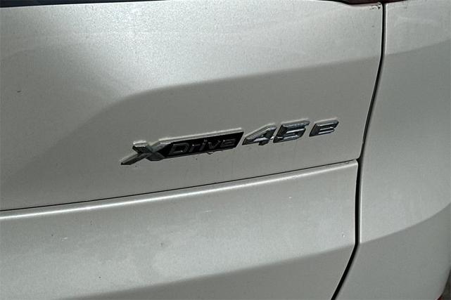 Photo of 2023 Mineral White Metallic BMW X5 PHEV