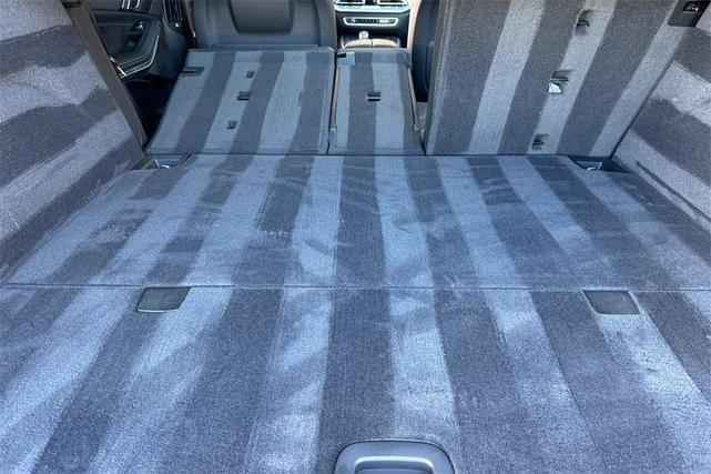 Photo of 2022 Black Sapphire Metallic BMW X5 PHEV