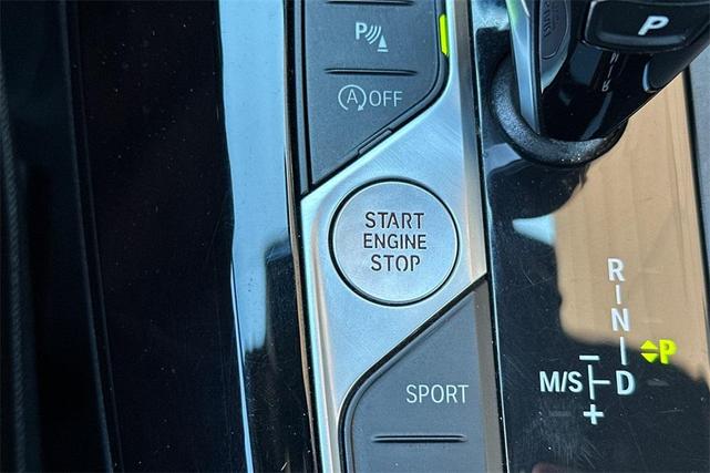 Photo of 2022 Mineral White Metallic BMW X3
