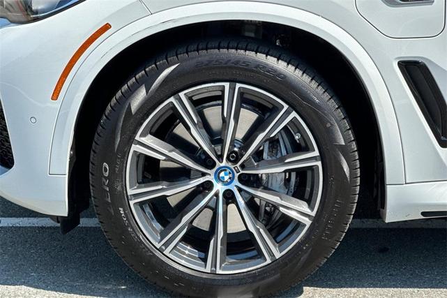 Photo of 2022 Alpine White BMW X5 PHEV