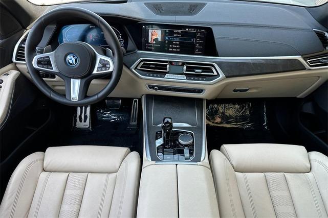 Photo of 2022 Alpine White BMW X5 PHEV