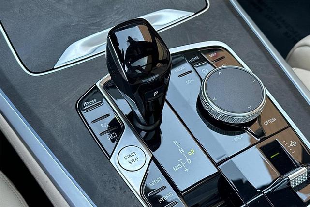 Photo of 2022 Alpine White BMW X5 PHEV