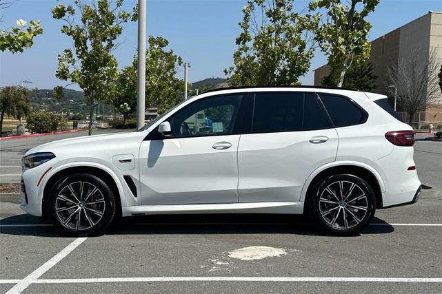 Photo of 2022 Alpine White BMW X5 PHEV