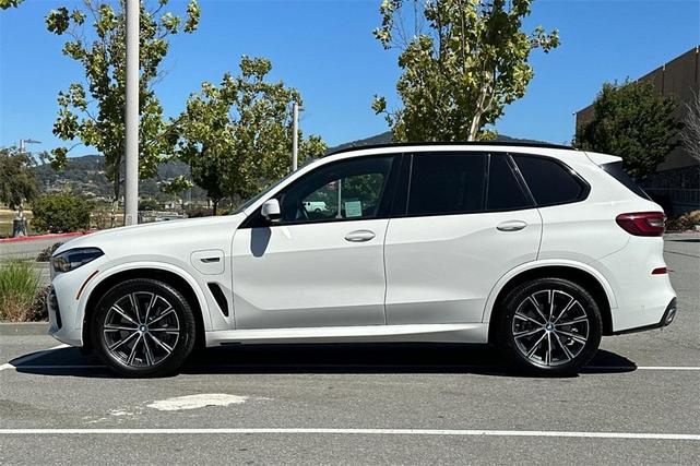 Photo of 2023 Alpine White BMW X5 PHEV