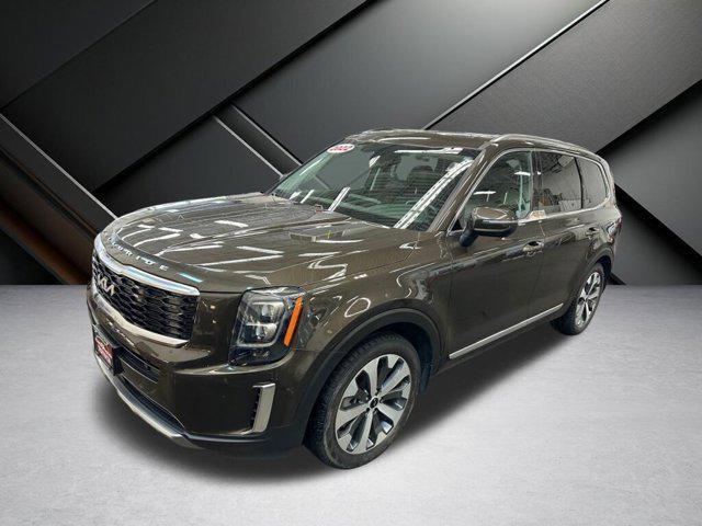 Photo of 2022 Dark Moss Kia Telluride