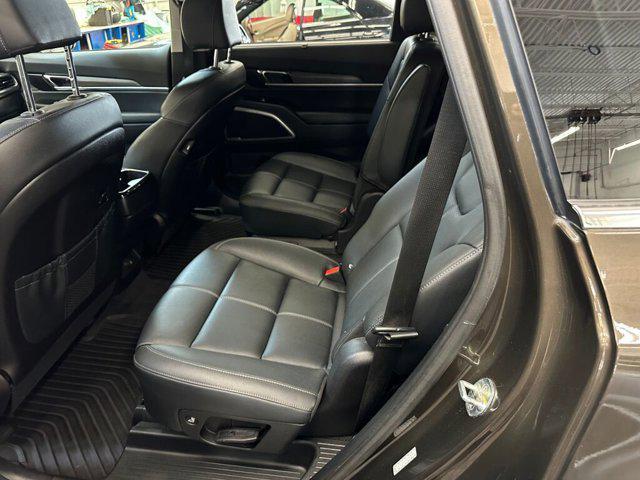 Photo of 2022 Dark Moss Kia Telluride