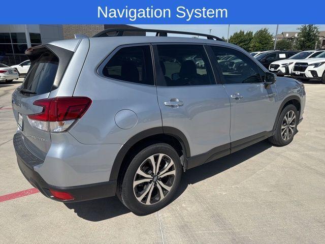 Photo of 2022 Ice Silver Metallic Subaru Forester