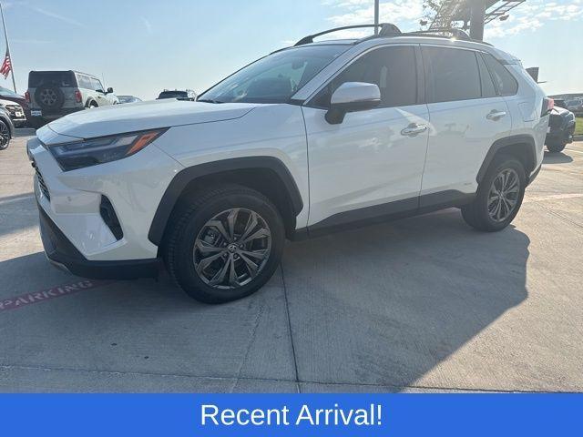 Photo of 2022 Blizzard Pearl Toyota RAV4 Hybrid