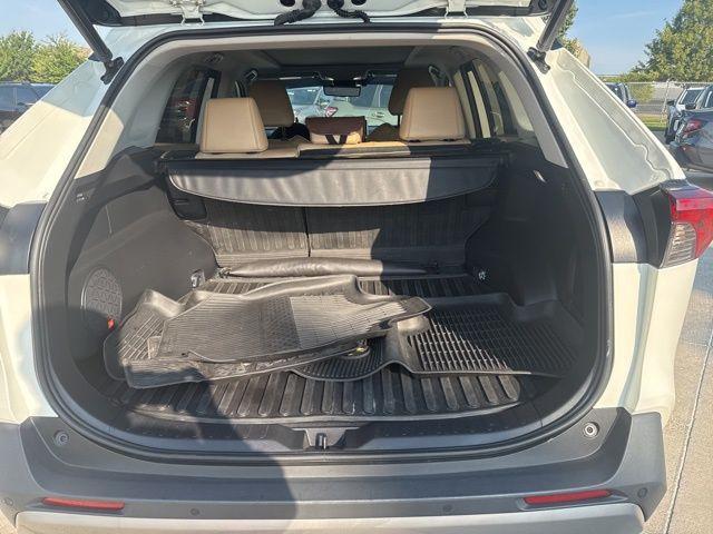 Photo of 2022 Blizzard Pearl Toyota RAV4 Hybrid