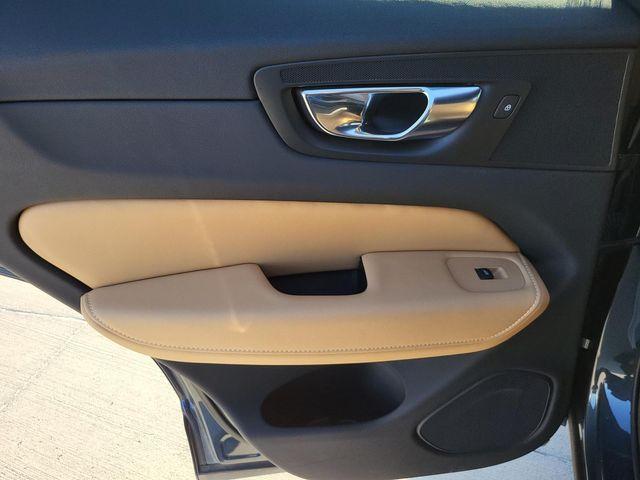 Photo of 2022 Denim Blue Metallic Volvo XC60