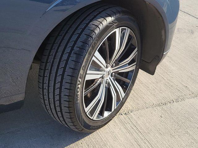 Photo of 2022 Denim Blue Metallic Volvo XC60