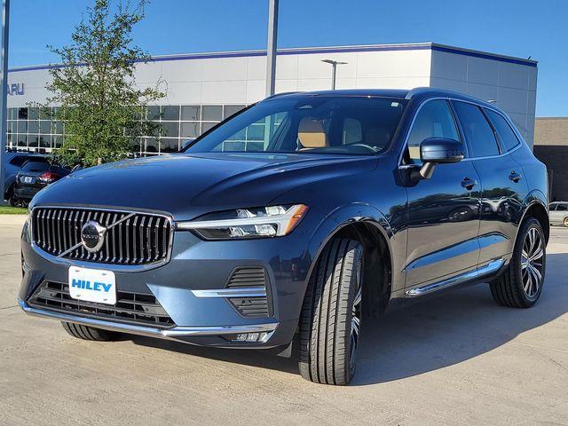 Photo of 2022 Denim Blue Metallic Volvo XC60