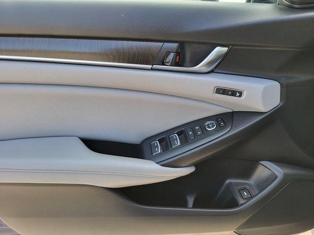 Photo of 2020 Still Night Pearl Honda Accord