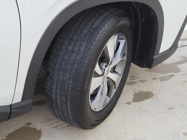 Photo of 2024 Crystal White Pearl Subaru Ascent