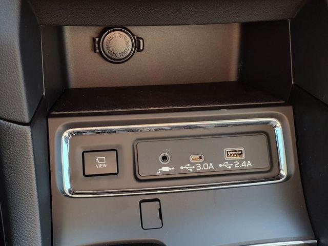 Photo of 2025 Crystal White Pearl Subaru Ascent