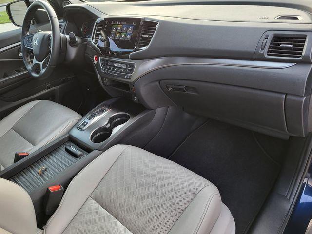 Photo of 2021 Obsidian Blue Pearl Honda Passport