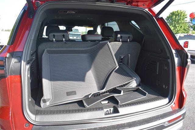 Photo of 2025 Radiant Red Chevrolet Traverse