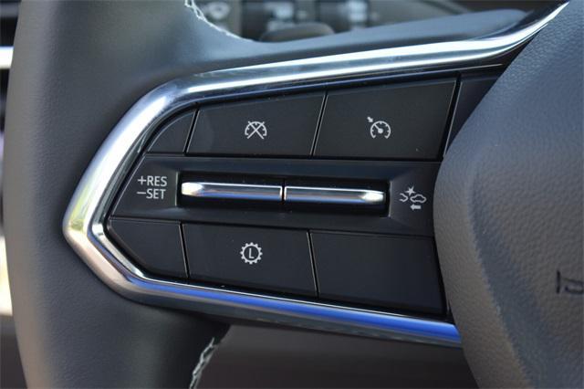 Photo of 2025 Radiant Red Chevrolet Traverse