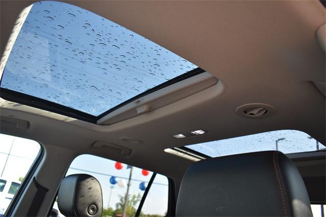 Photo of 2021 Summit White Chevrolet Traverse
