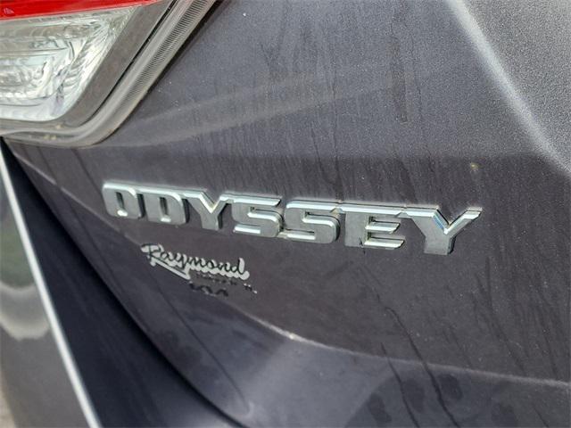 Photo of 2015 White Diamond Pearl Honda Odyssey