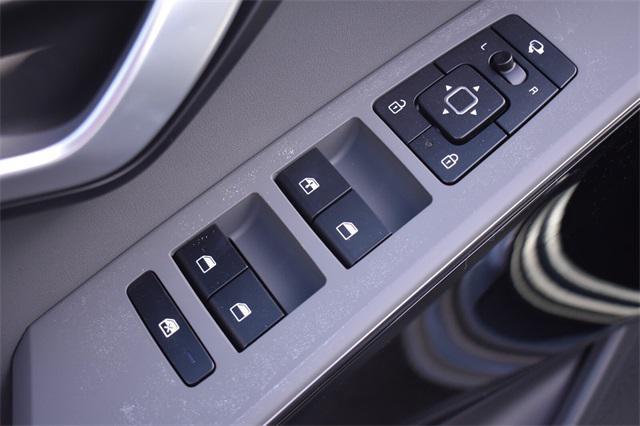 Photo of 2025 Steel Gray Kia Niro