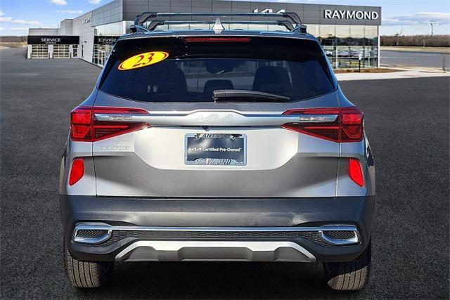 Photo of 2023 Steel Gray Kia Seltos