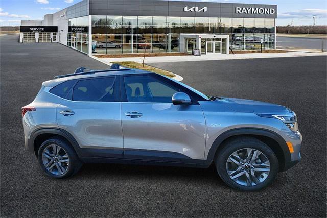 Photo of 2023 Steel Gray Kia Seltos