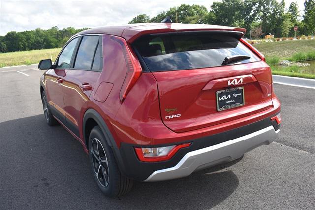 Photo of 2025 Runway Red Kia Niro