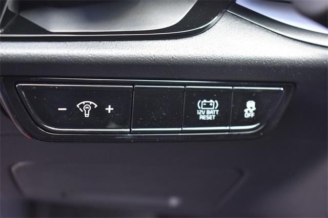 Photo of 2025 Runway Red Kia Niro